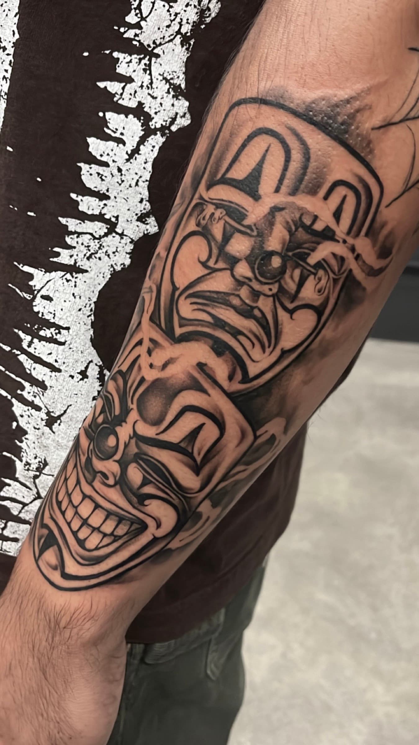 Black and grey tattoo session by Pete Seyring.