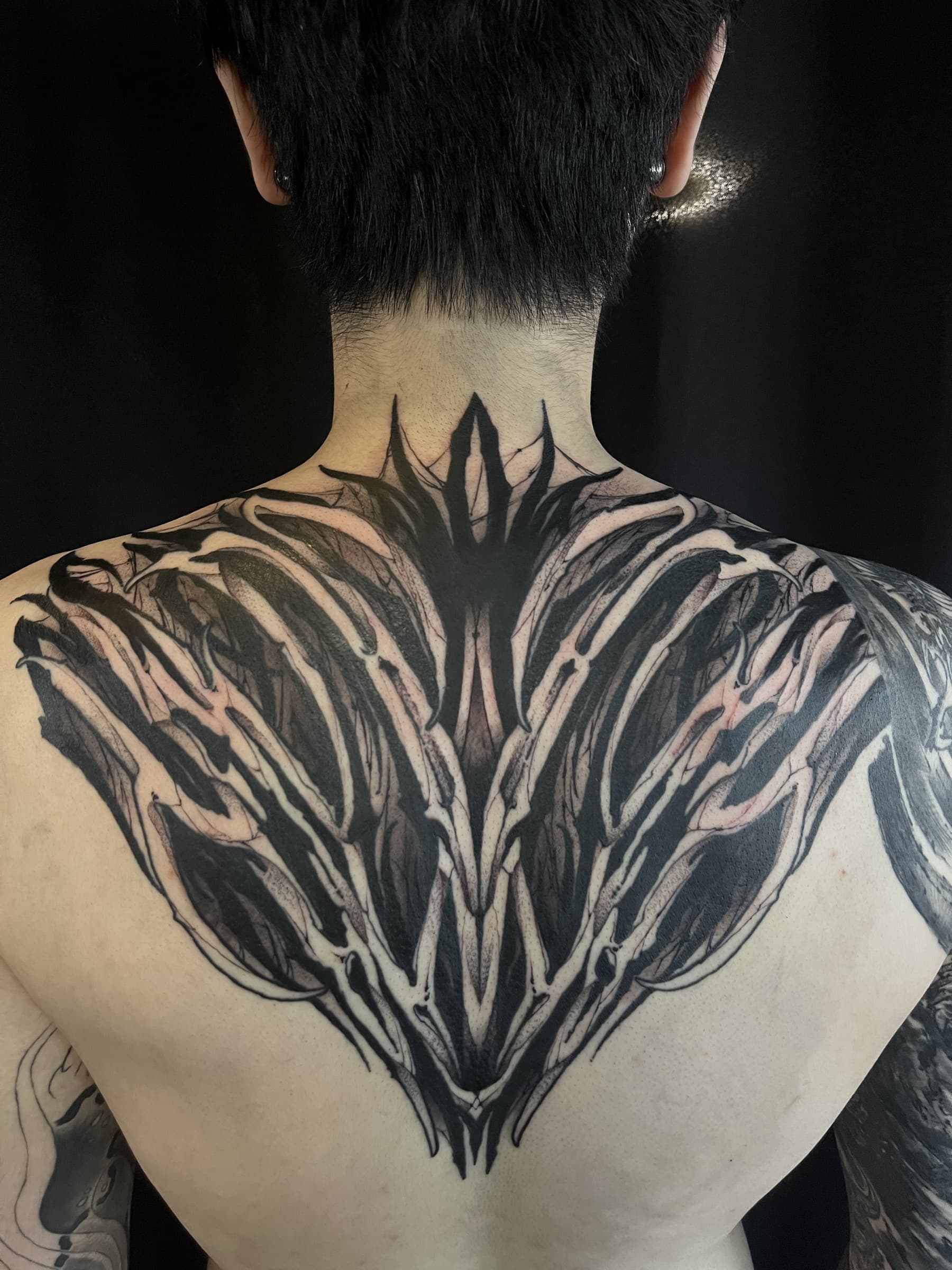 Traditional tattoo detail by Pete Seyring.